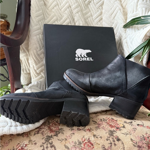 Sorel Women's Elegant Black Ankle Booties - Picture 2 of 4